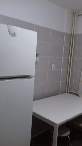 Titan, Liviu Rebreanu, 1 minut metroul Titan, apartament 2 camere, etaj 4/10.